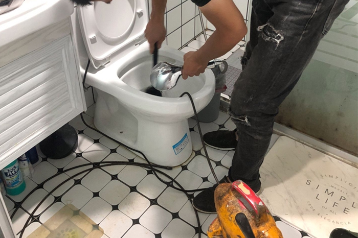 寮步镇疏通下水道