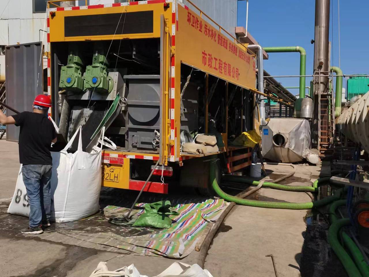 寮步镇淤泥压干处理